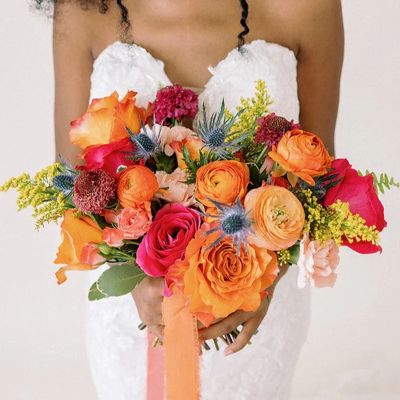 Bright and Cheerful Full DIY Bridal and 4-5 Bridesmaid Bouquets - Image 4