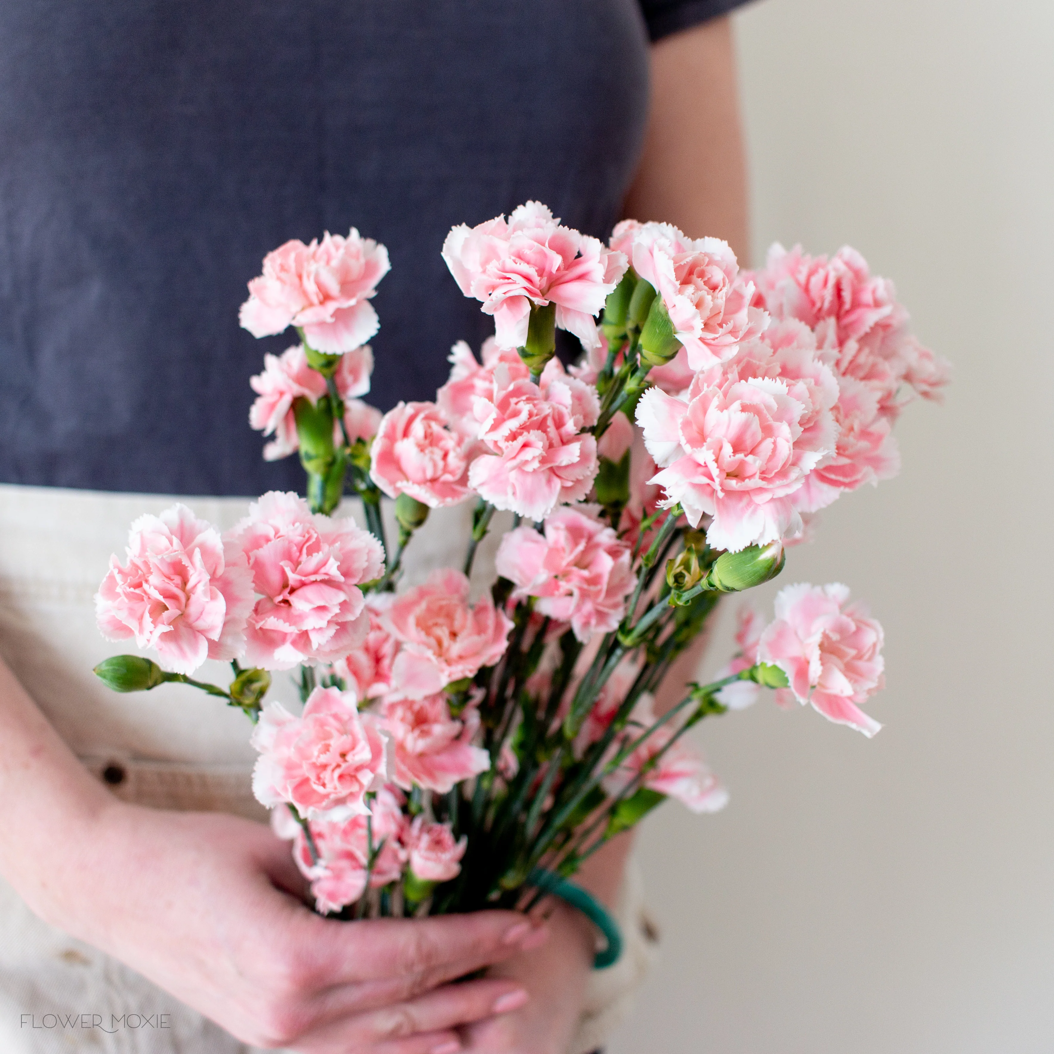 Light Pink Mini Carnation Flower - Image 4