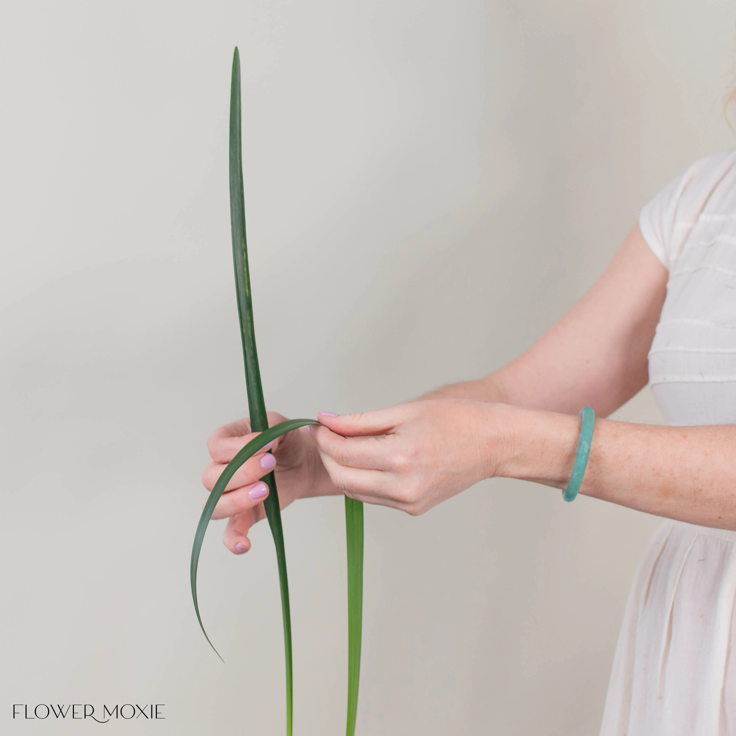 Lily Grass Greenery - Image 3