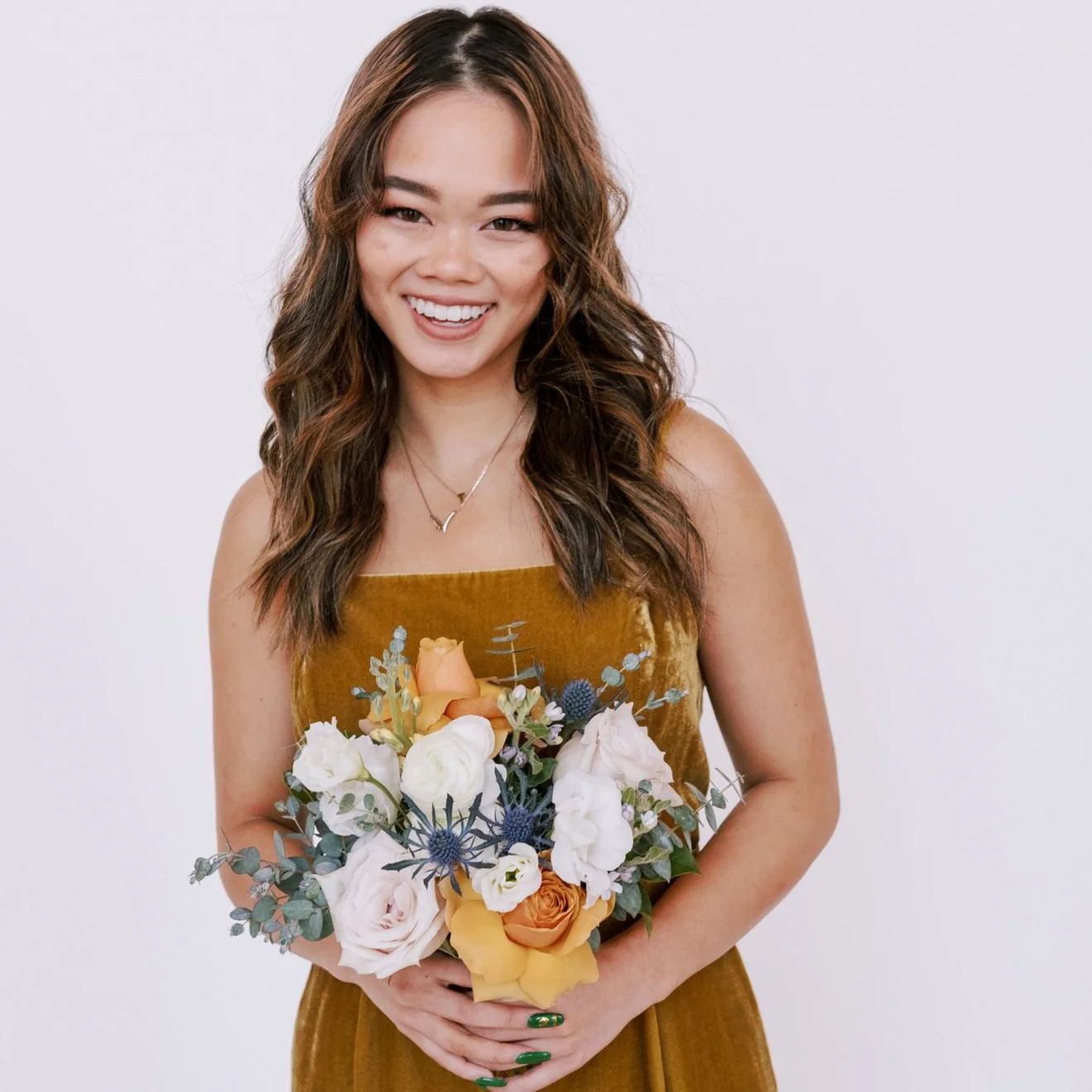 Pacific Gold Full DIY Bridal and 4-5 Bridesmaid Bouquets - Image 4