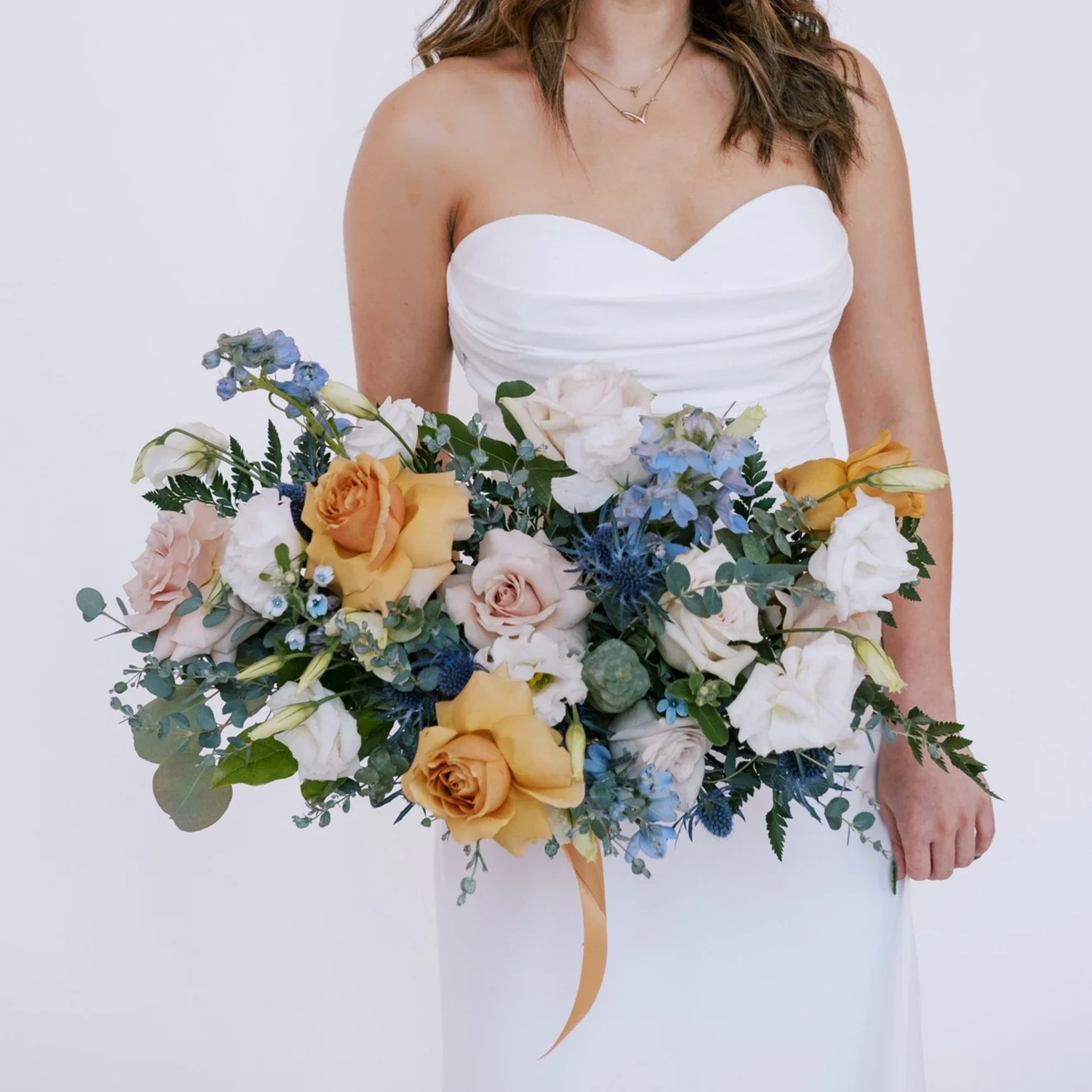 Pacific Gold Full DIY Bridal and 4-5 Bridesmaid Bouquets - Image 5