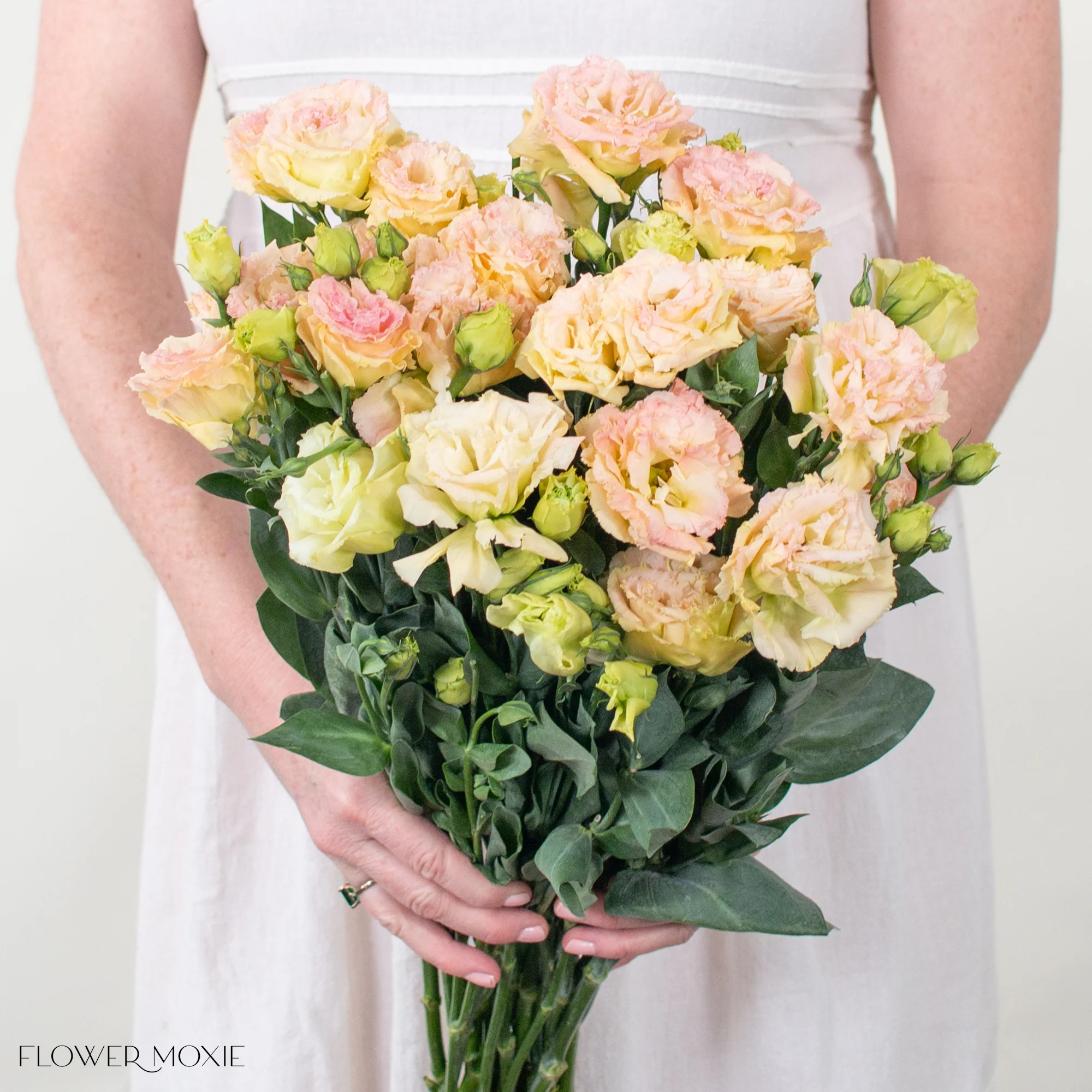 Peachy Pink Lisianthus Flower - Image 3