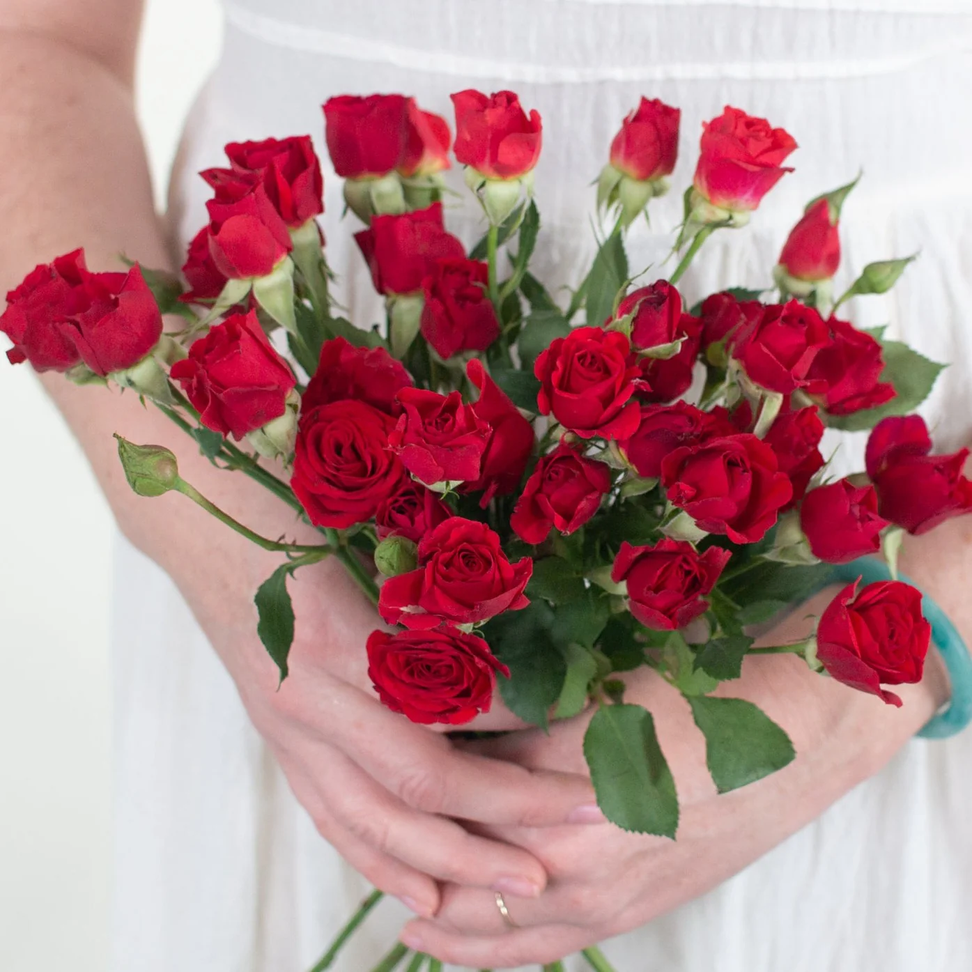Red Spray Roses - Image 5
