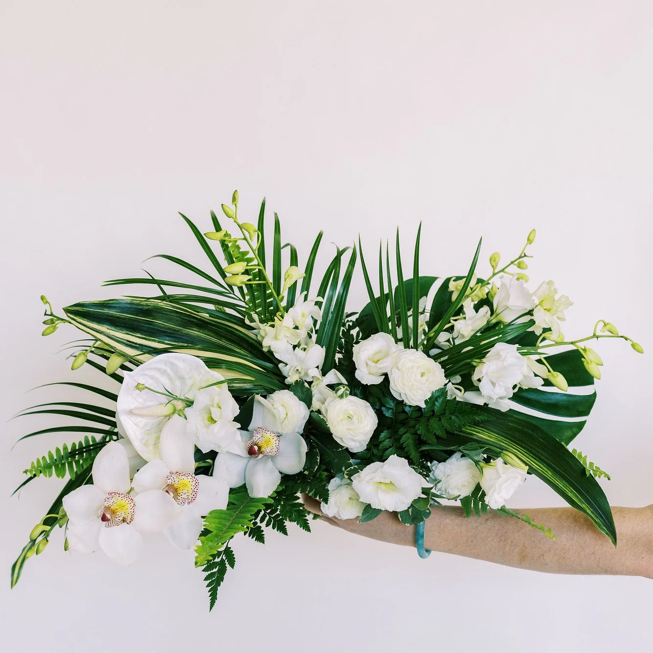 Tropical Minimalism Full DIY Bridal and 4-5 Bridesmaid Bouquets - Image 4